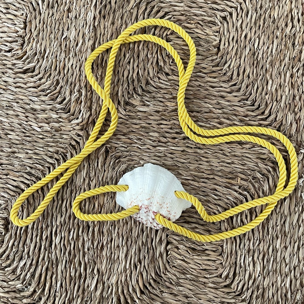Vintage seashell rope belt